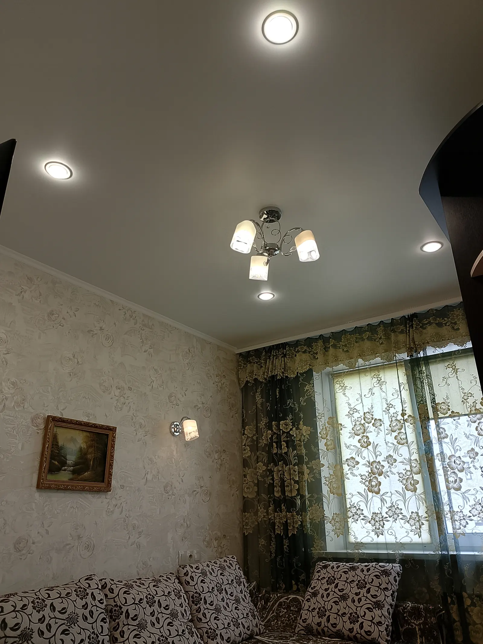 Раскладной диван в спальне