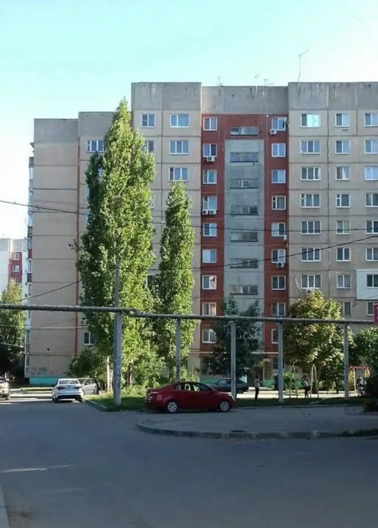 Окна квартиры со стороны двора